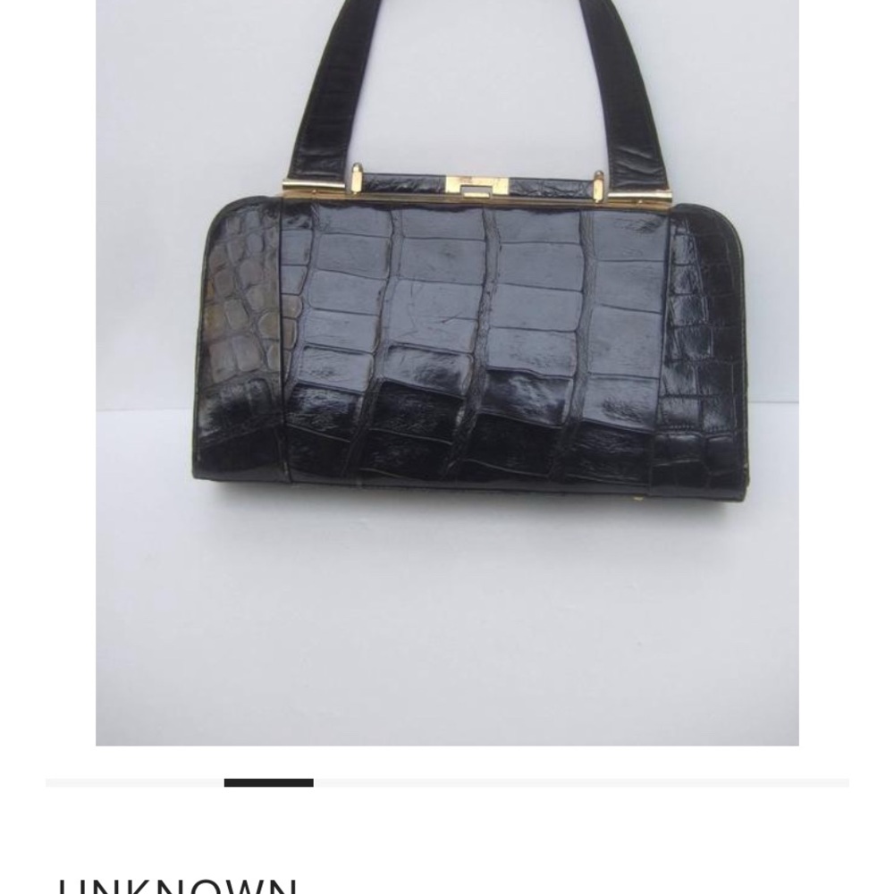 Elegant Black Crocodile Leather Handbag - Picture 3 of 8